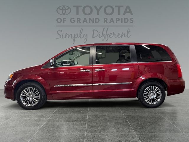 2014 Chrysler Town & Country Touring-L
