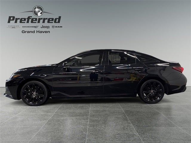 2022 Toyota Avalon Hybrid XSE