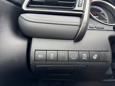 2022 Toyota Camry Hybrid XLE