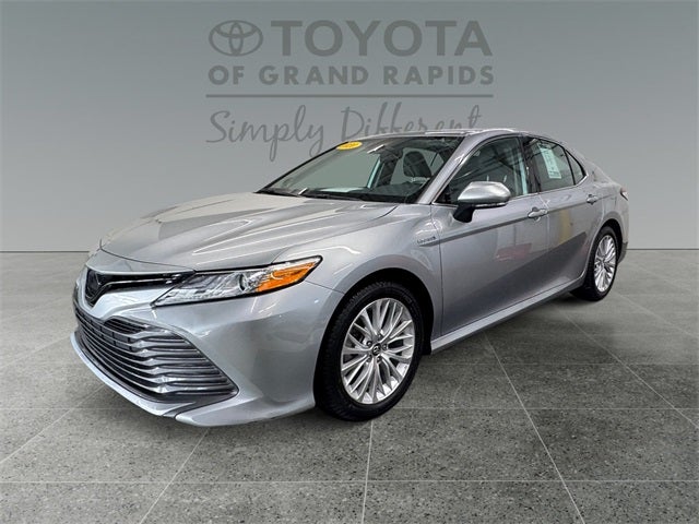 2020 Toyota Camry Hybrid XLE