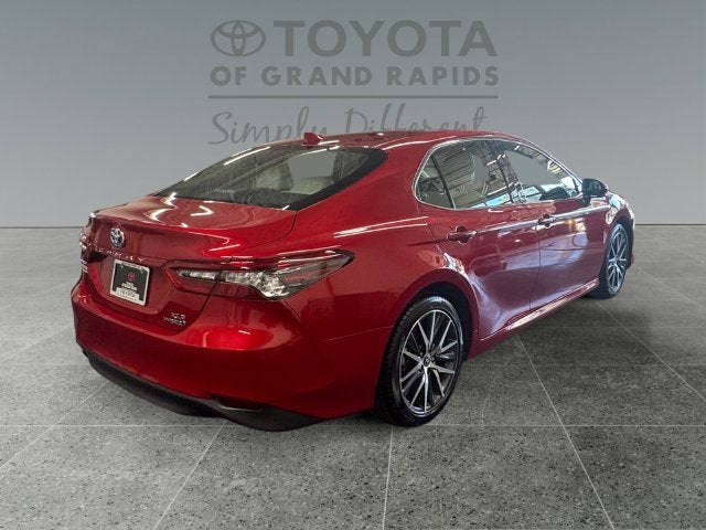 2024 Toyota Camry Hybrid XLE