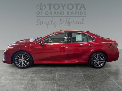 2024 Toyota Camry Hybrid XLE