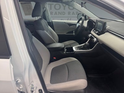 2022 Toyota RAV4 Hybrid XLE
