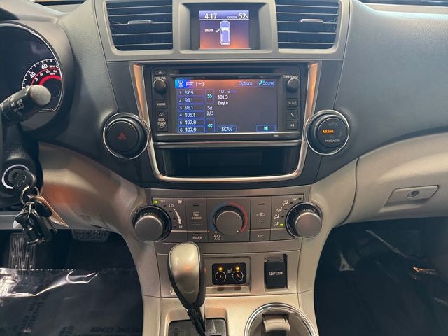 2013 Toyota Highlander SE