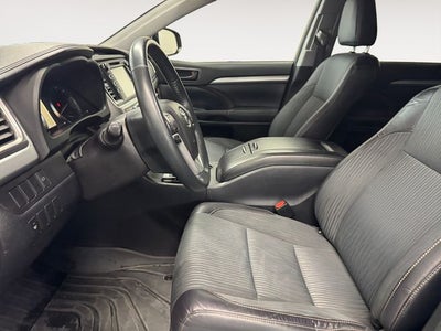 2016 Toyota Highlander LE Plus V6