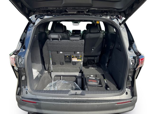 2026 Toyota Sienna Woodland Edition 7 Passenger