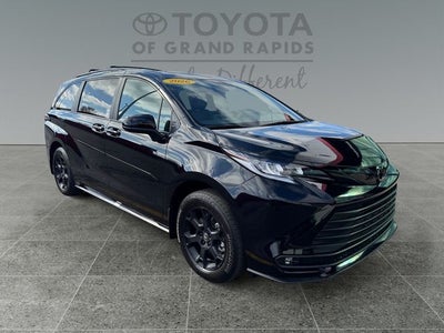 2026 Toyota Sienna Woodland Edition 7 Passenger