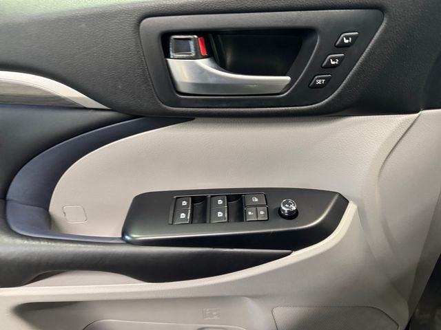 2017 Toyota Highlander Hybrid Limited Platinum