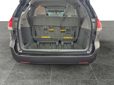 2013 Toyota Sienna XLE 7 Passenger