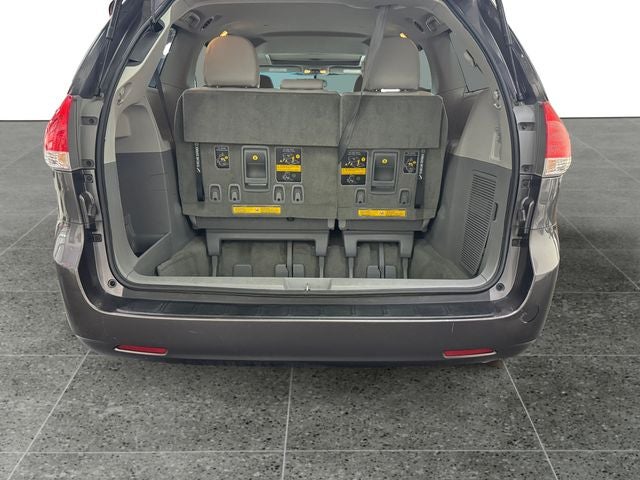 2013 Toyota Sienna XLE 7 Passenger