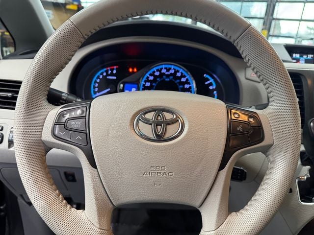 2014 Toyota Sienna XLE 7 Passenger