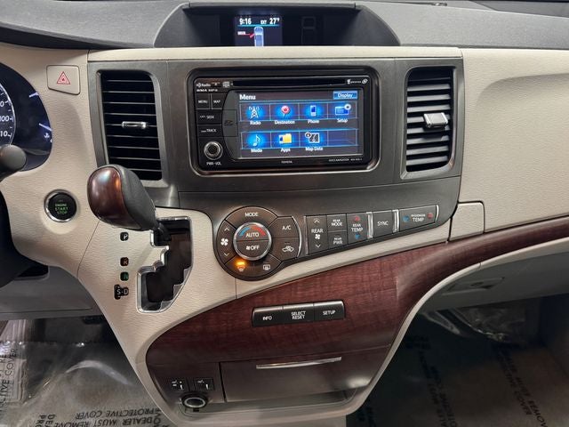 2014 Toyota Sienna XLE 7 Passenger