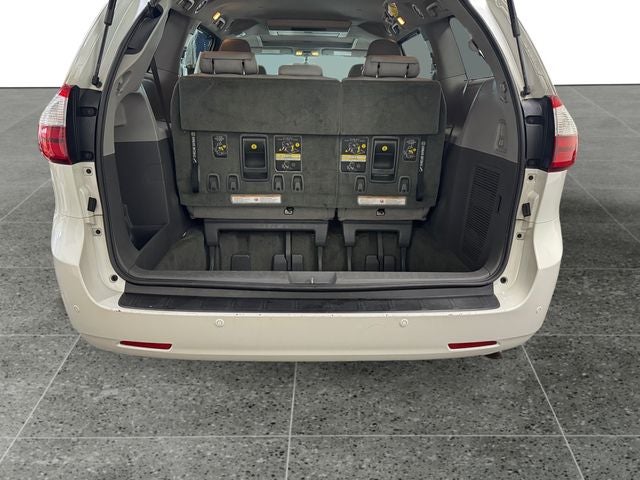2016 Toyota Sienna XLE Premium 7 Passenger