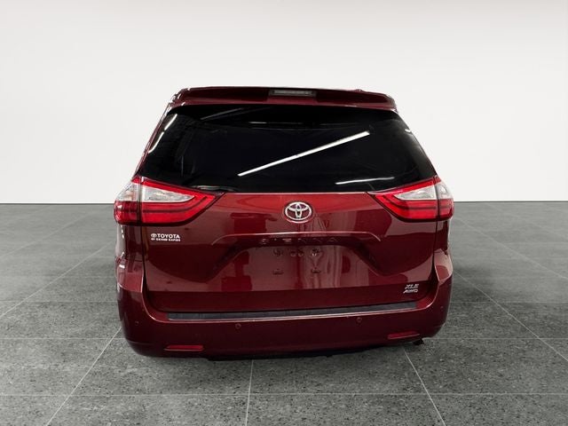 2017 Toyota Sienna XLE 7 Passenger