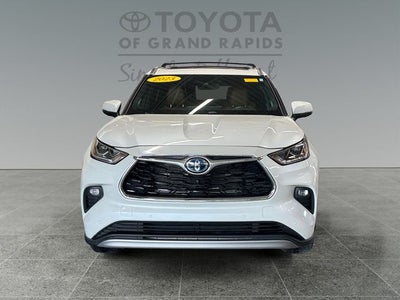 2023 Toyota Highlander Hybrid Platinum