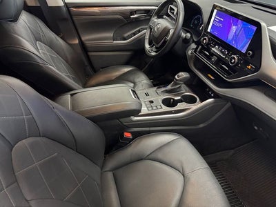 2024 Toyota Highlander Hybrid Platinum