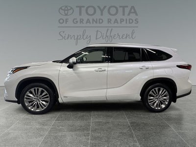 2024 Toyota Highlander Hybrid Platinum