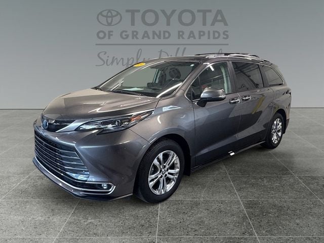 2024 Toyota Sienna Platinum 7 Passenger