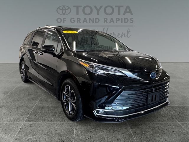 2025 Toyota Sienna Platinum 7 Passenger