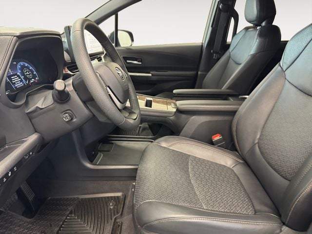 2025 Toyota Sienna Platinum 7 Passenger