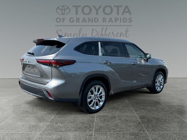 2026 Toyota Highlander Hybrid Limited