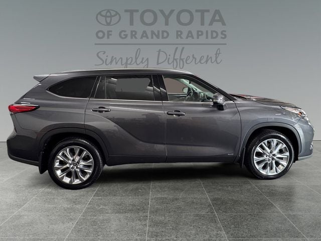 2022 Toyota Highlander Hybrid Limited