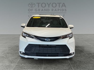 2021 Toyota Sienna XLE 8 Passenger