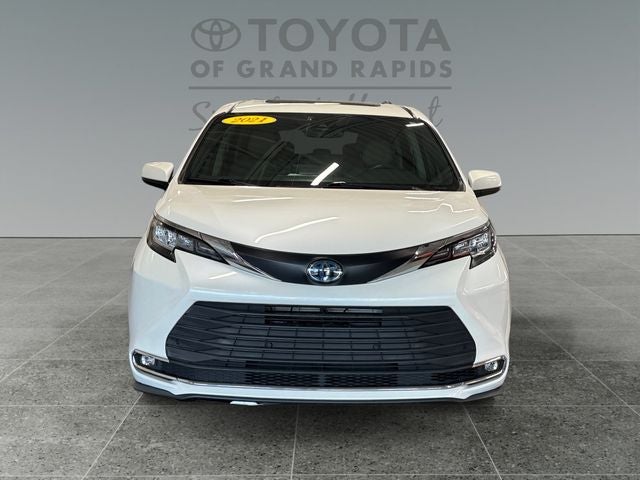2021 Toyota Sienna XLE 8 Passenger