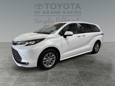 2022 Toyota Sienna XLE 7 Passenger