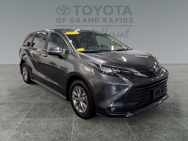 2025 Toyota Sienna XLE 7 Passenger