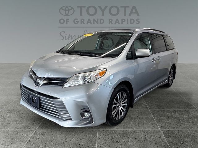 2019 Toyota Sienna XLE 8 Passenger