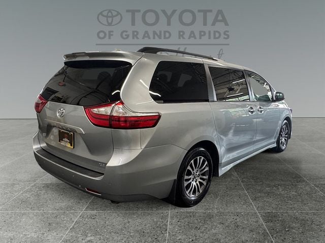 2019 Toyota Sienna XLE 8 Passenger