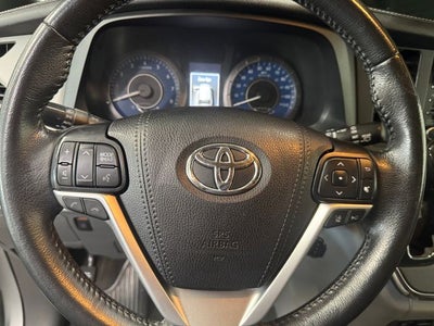 2019 Toyota Sienna XLE 8 Passenger