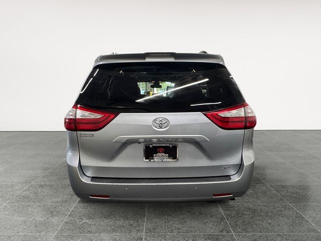 2019 Toyota Sienna XLE 8 Passenger