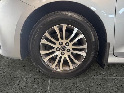2019 Toyota Sienna XLE 8 Passenger