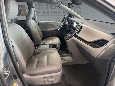 2019 Toyota Sienna XLE 8 Passenger