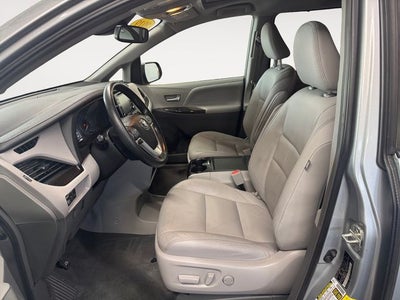 2019 Toyota Sienna XLE 8 Passenger
