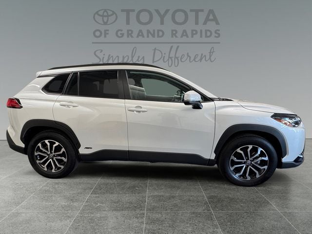2024 Toyota Corolla Cross Hybrid SE