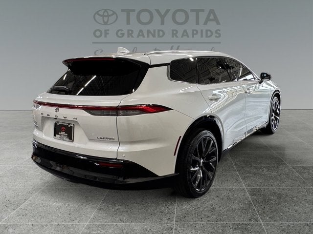 2025 Toyota Crown Signia Limited