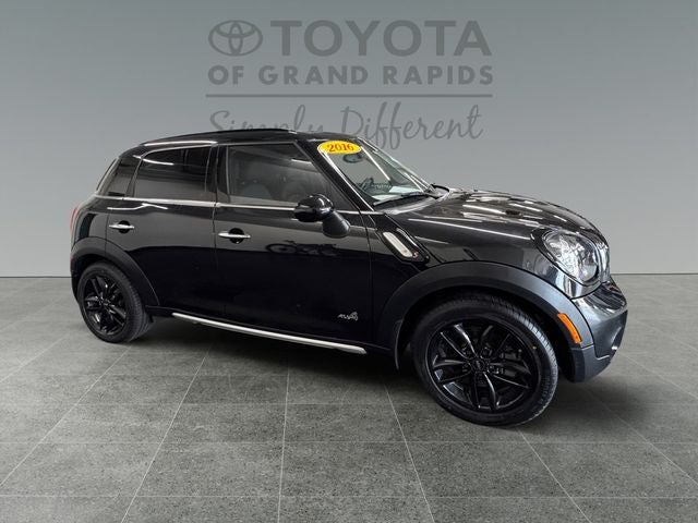 2016 MINI Cooper S Countryman Base