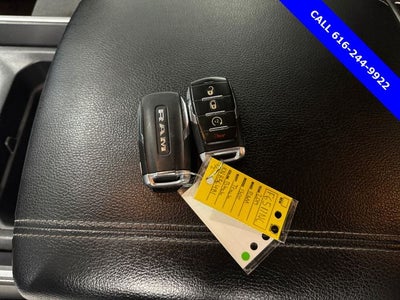 2019 RAM 1500 Big Horn/Lone Star 5.7 Liter V6 Hemi Crew Cab 4WD