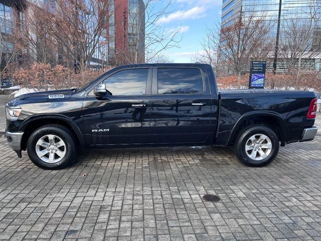 2022 RAM 1500 Laramie 5.7 Liter V* Hemi Crew Cab 4WD