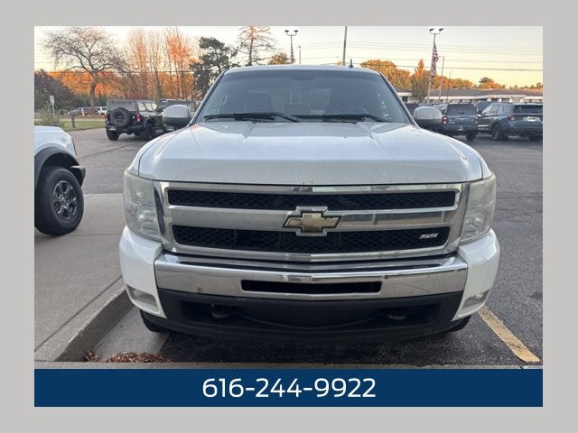 2011 Chevrolet Silverado 1500 LT 5.3 Liter V8 4D Extended Cab 4WD
