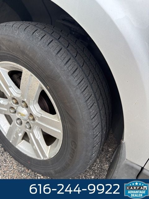 2011 Chevrolet Traverse LT 3.6 Liter V6 AWD 3rd Row Seating