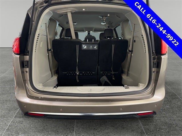 2017 Chrysler Pacifica Touring L 3.6 Liter V6 7 Passenger 3rd Row Seating