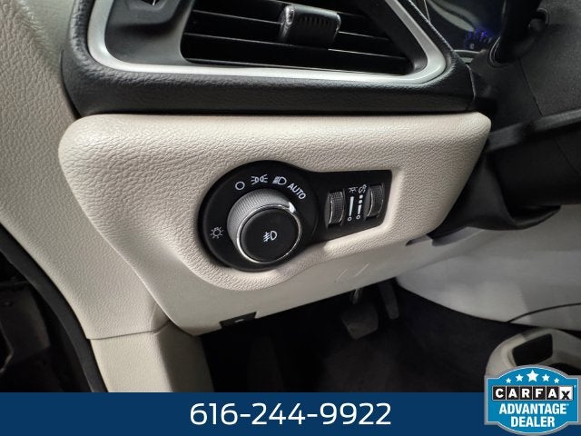 2022 Chrysler Pacifica Touring L 3.6 Liter V6 7 Passenger 3rd Row Seating