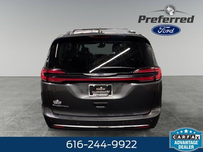 2022 Chrysler Pacifica Touring L 3.6 Liter V6 7 Passenger 3rd Row Seating