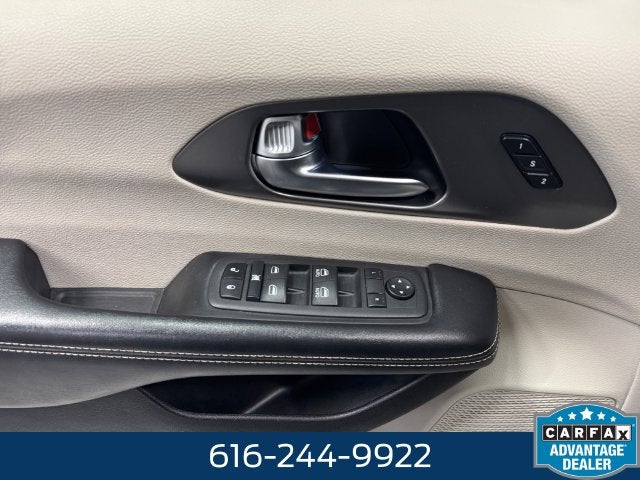 2022 Chrysler Pacifica Touring L 3.6 Liter V6 7 Passenger 3rd Row Seating