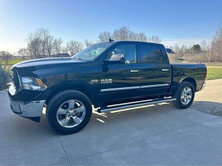 2017 RAM 1500 Big Horn 5.7 Liter V8 Hemi Crew Cab 4WD