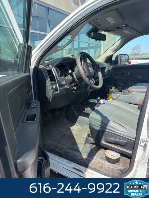 2016 RAM 2500 Tradesman 5.7 Liter V8 Hemi Crew Cab 4WD